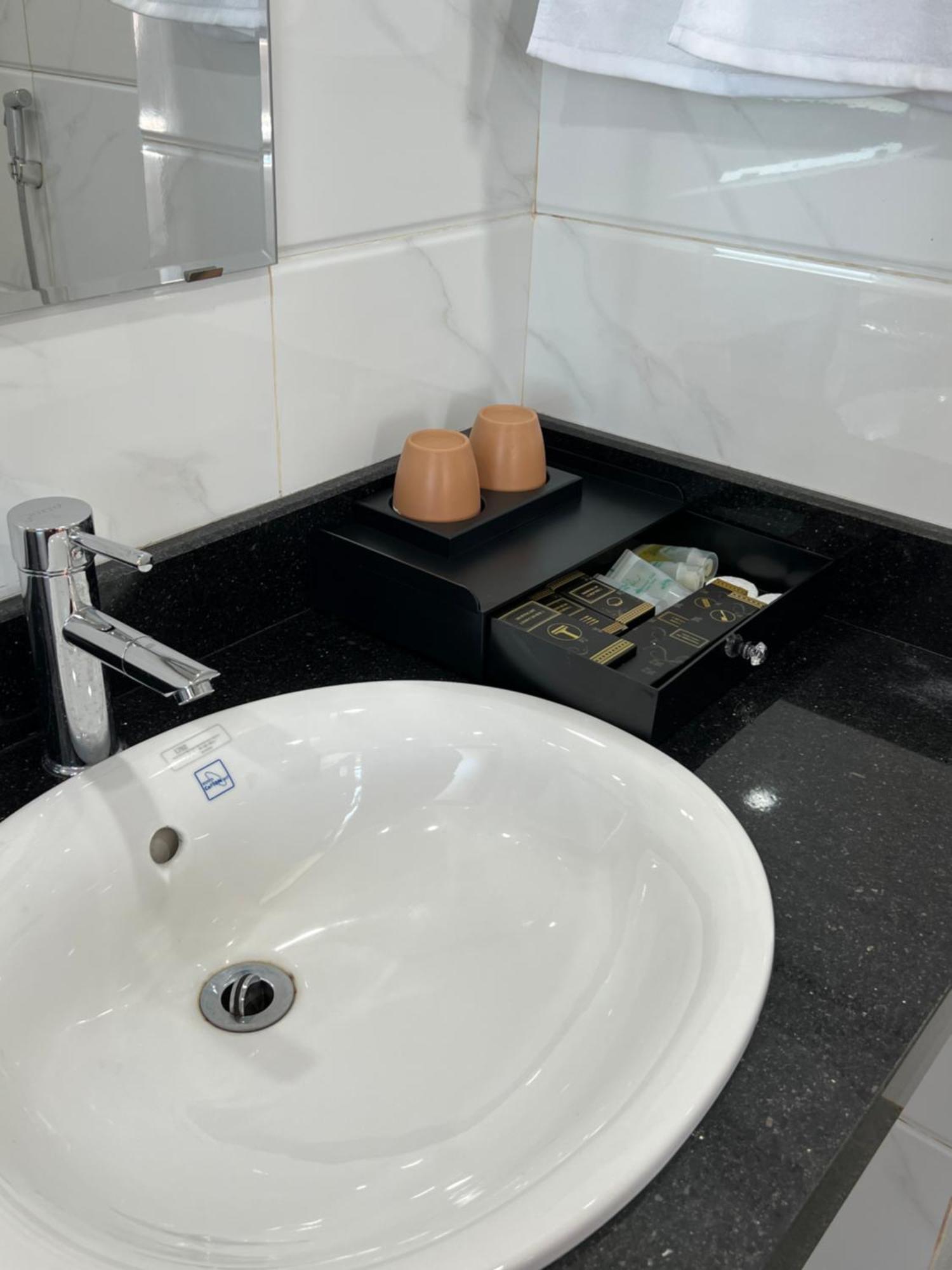 Aparthotel Doan Gia Luxury House à Pleiku Extérieur photo