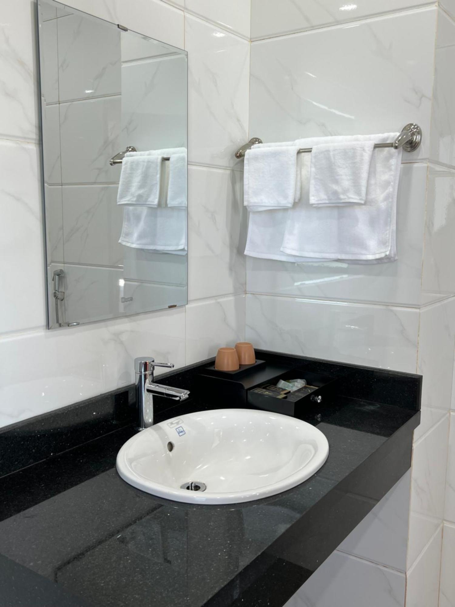 Aparthotel Doan Gia Luxury House à Pleiku Extérieur photo